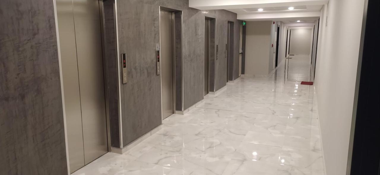 18Th & 16H Floor Secure Luxury Condos With Pool & Fitness Included In Price Skopje Esterno foto