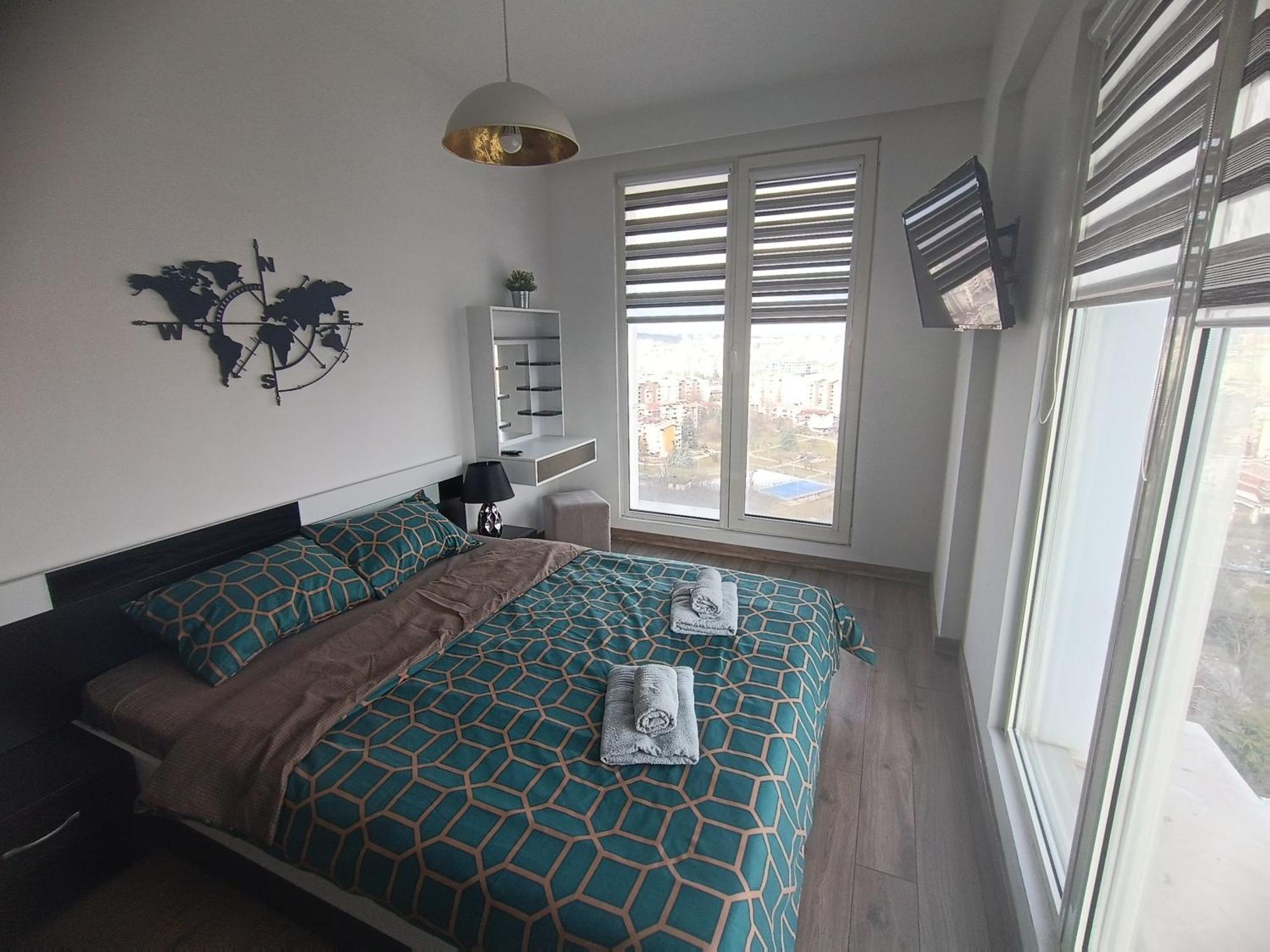 18Th & 16H Floor Secure Luxury Condos With Pool & Fitness Included In Price Skopje Esterno foto