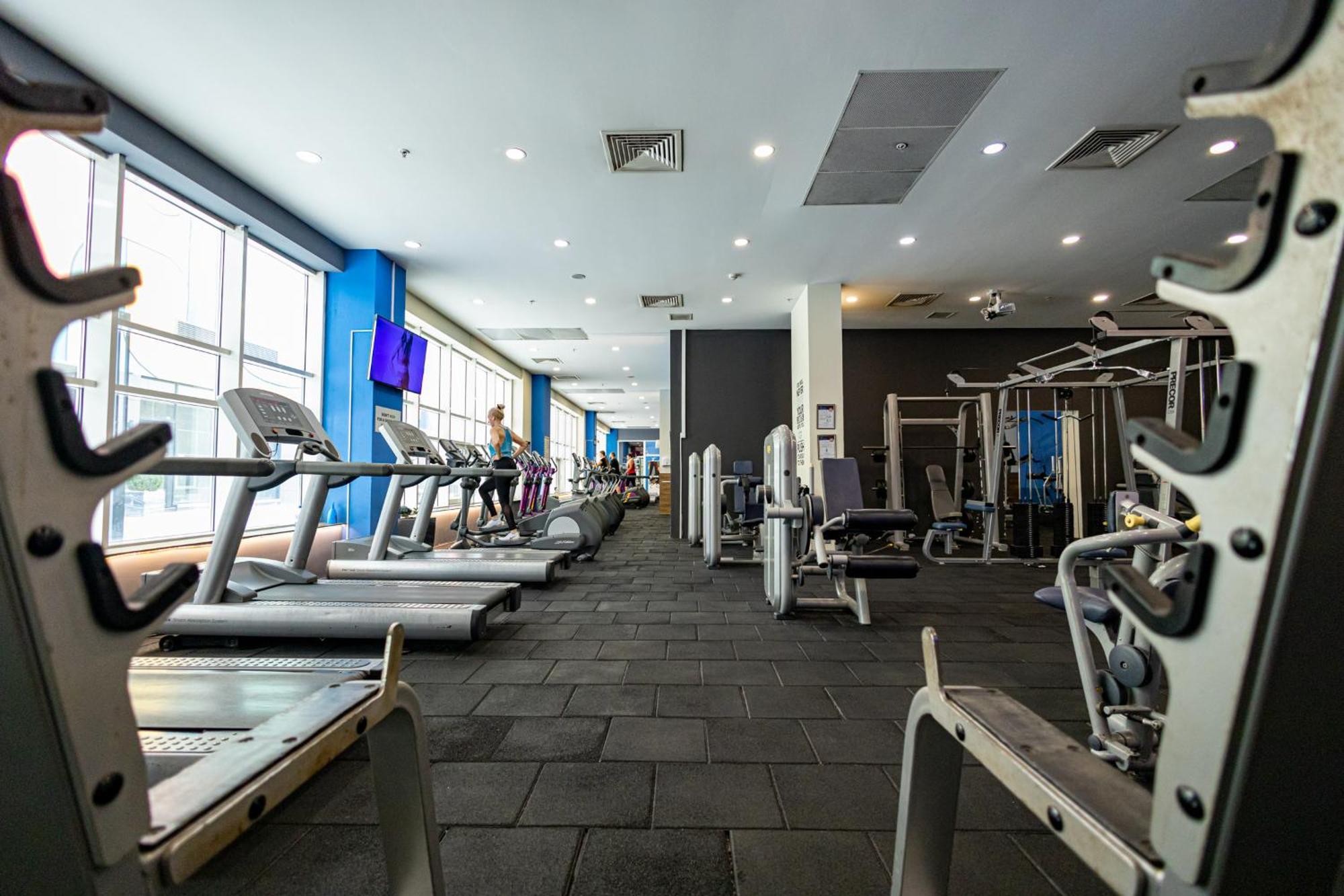 18Th & 16H Floor Secure Luxury Condos With Pool & Fitness Included In Price Skopje Esterno foto
