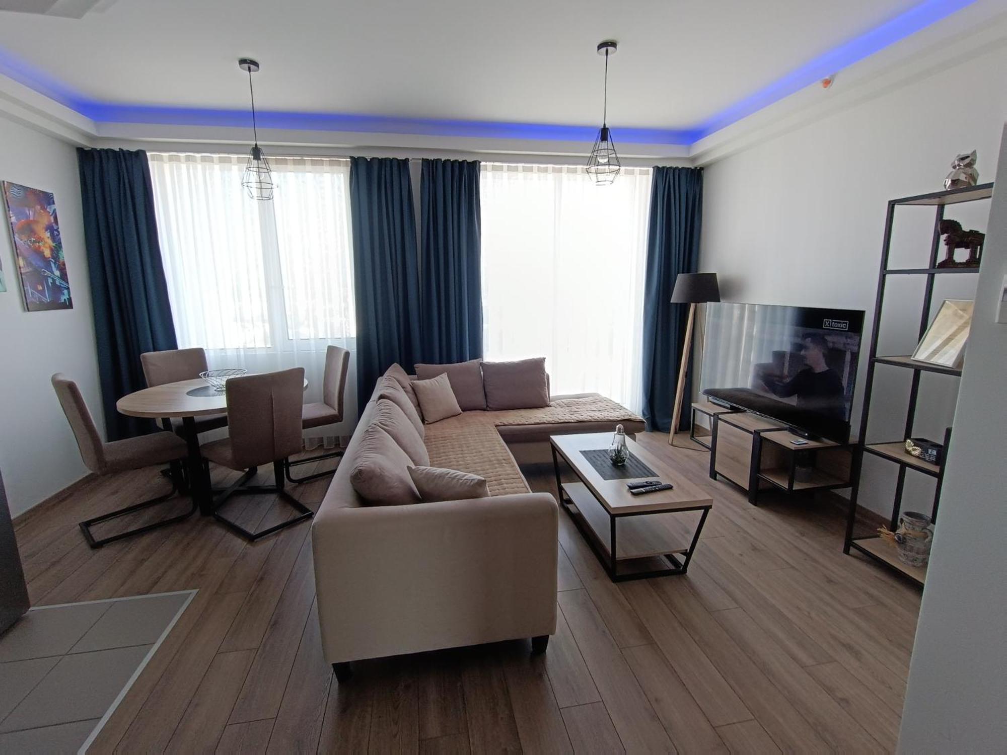 18Th & 16H Floor Secure Luxury Condos With Pool & Fitness Included In Price Skopje Esterno foto