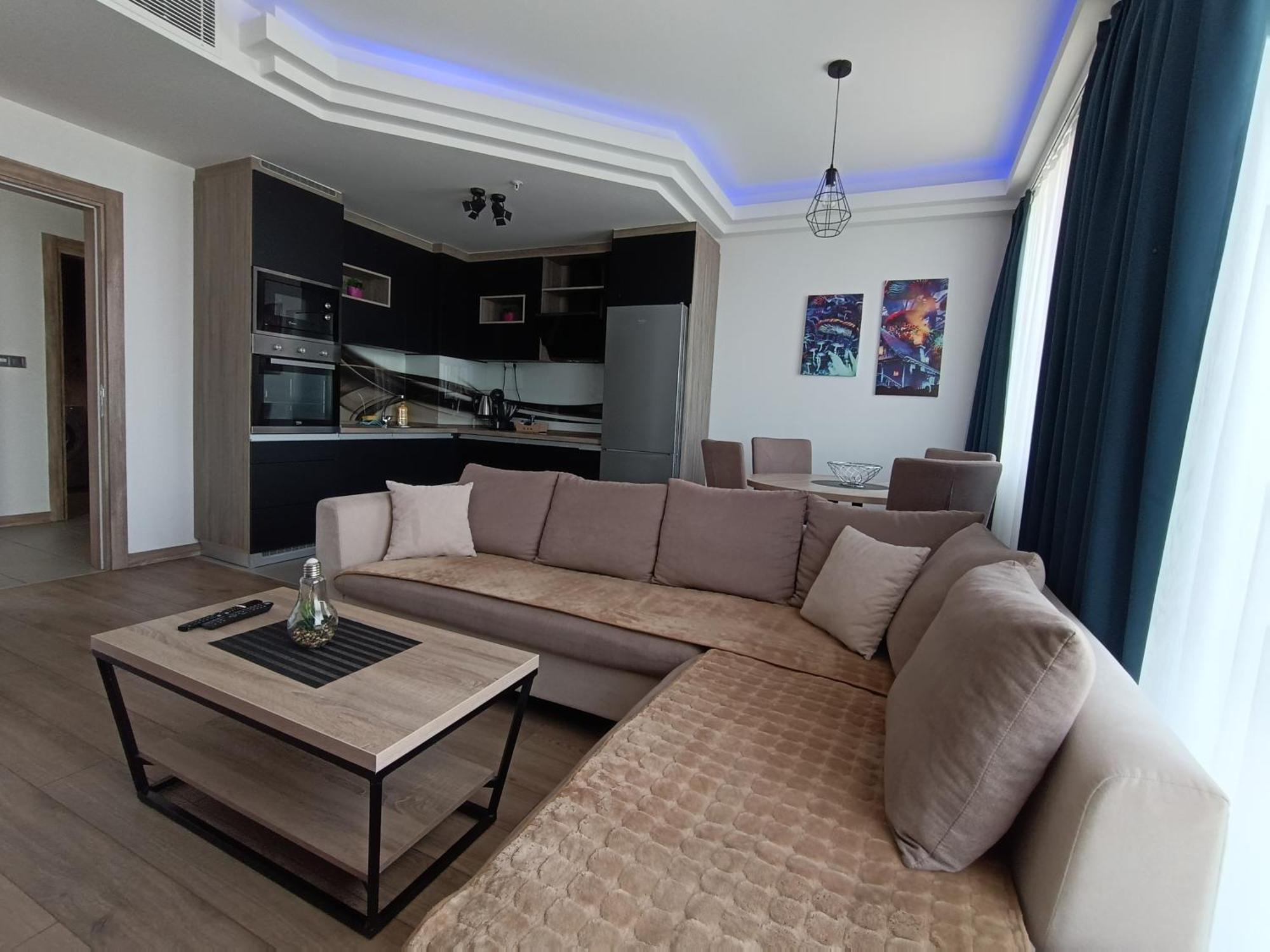 18Th & 16H Floor Secure Luxury Condos With Pool & Fitness Included In Price Skopje Esterno foto