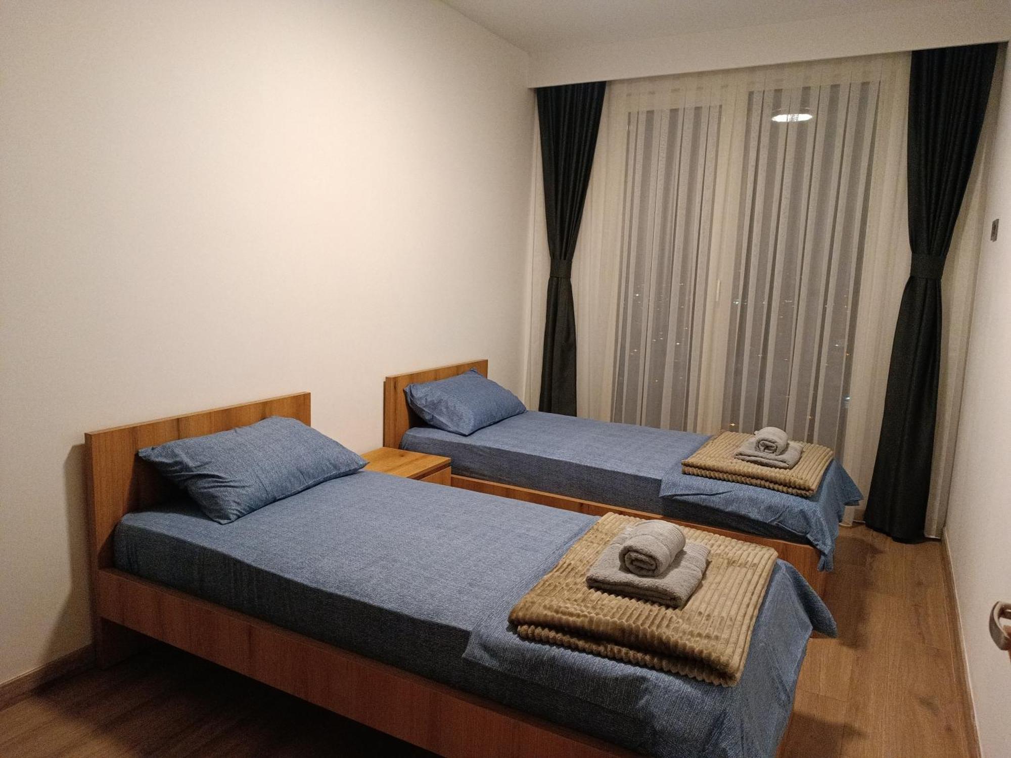 18Th & 16H Floor Secure Luxury Condos With Pool & Fitness Included In Price Skopje Esterno foto