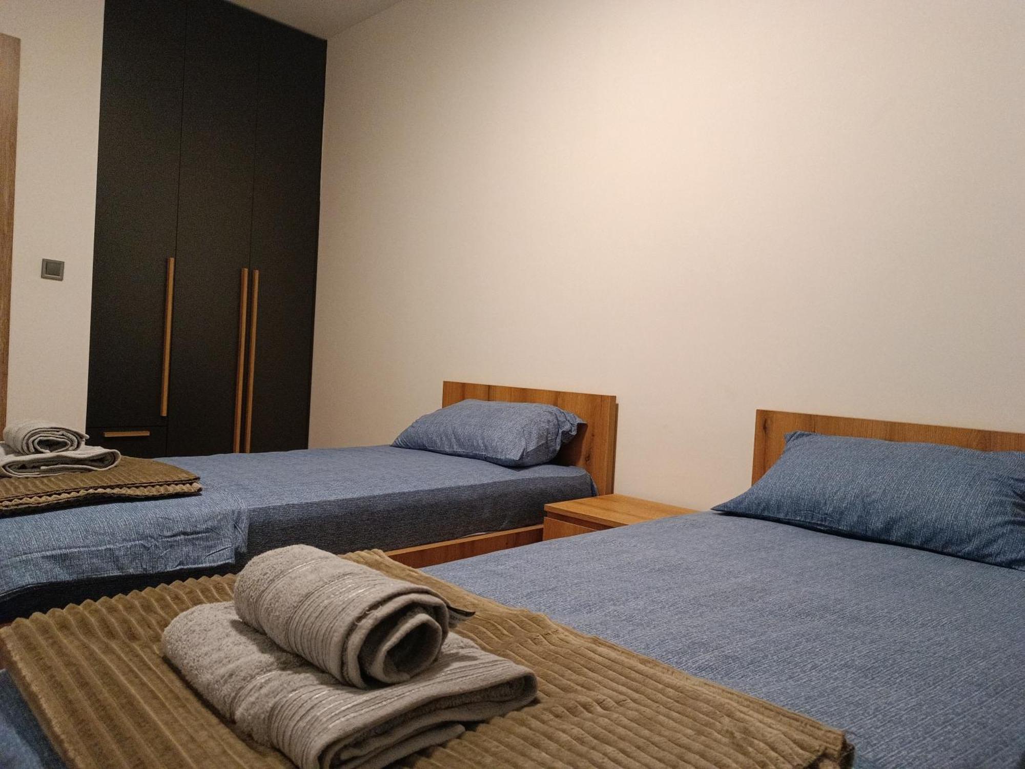 18Th & 16H Floor Secure Luxury Condos With Pool & Fitness Included In Price Skopje Esterno foto