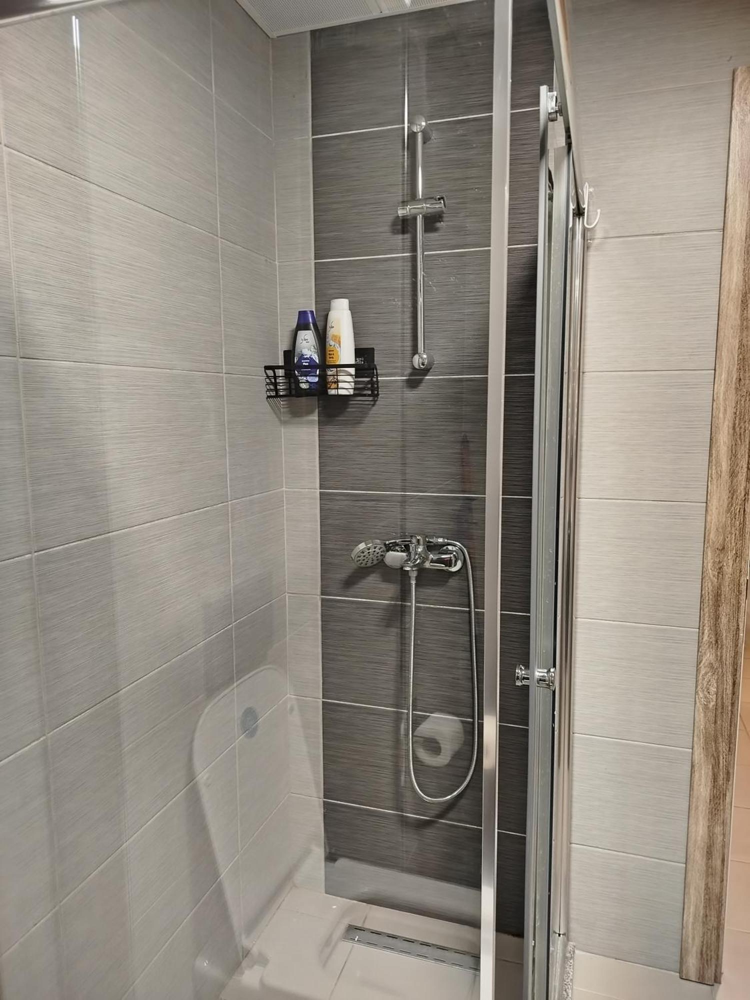 18Th & 16H Floor Secure Luxury Condos With Pool & Fitness Included In Price Skopje Esterno foto