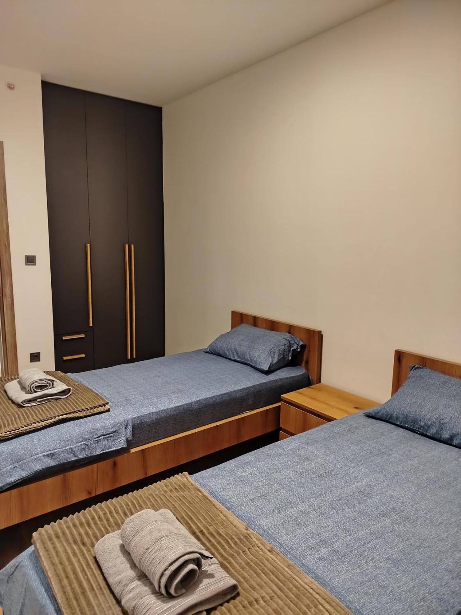 18Th & 16H Floor Secure Luxury Condos With Pool & Fitness Included In Price Skopje Esterno foto