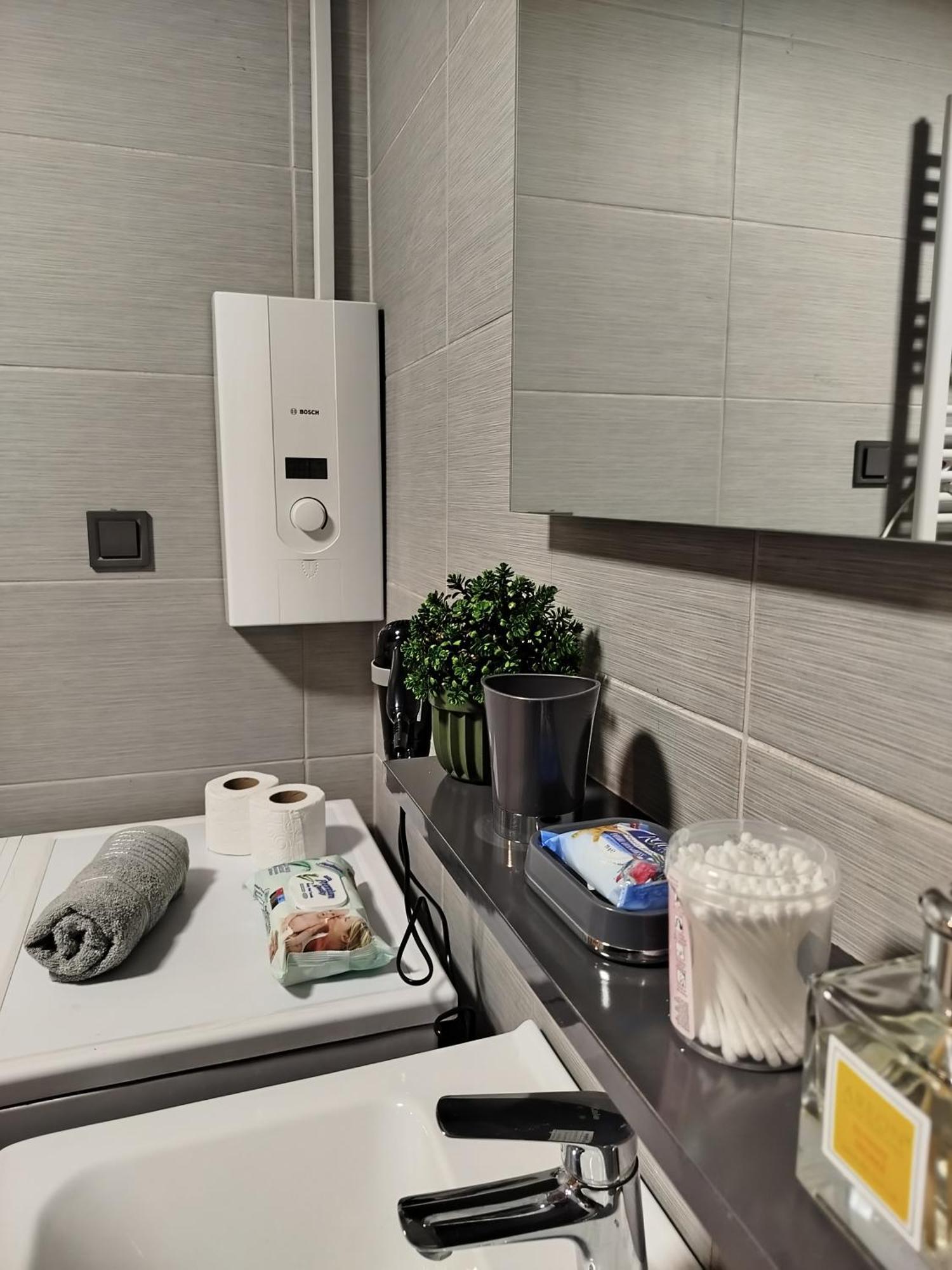 18Th & 16H Floor Secure Luxury Condos With Pool & Fitness Included In Price Skopje Esterno foto