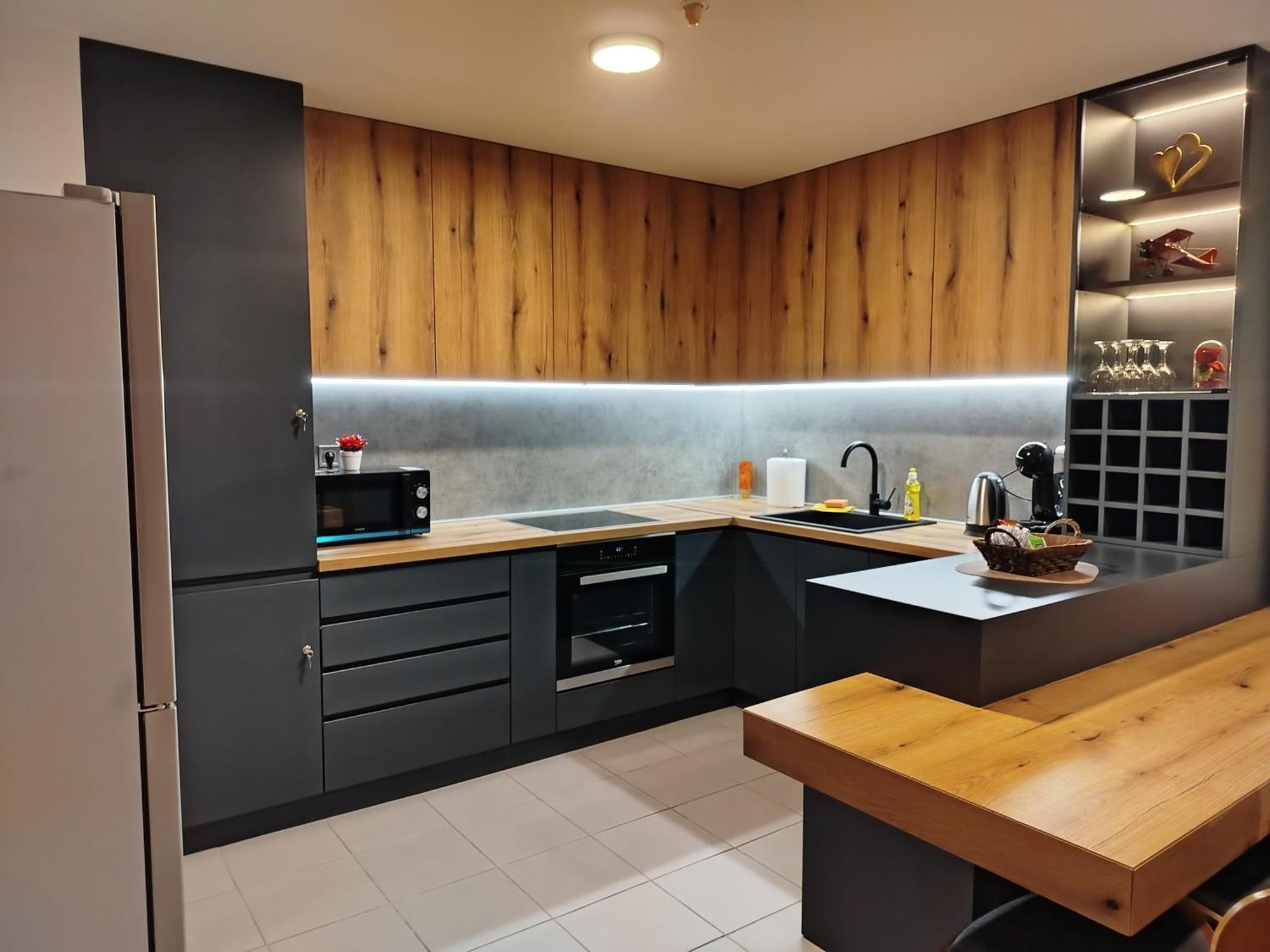 18Th & 16H Floor Secure Luxury Condos With Pool & Fitness Included In Price Skopje Esterno foto