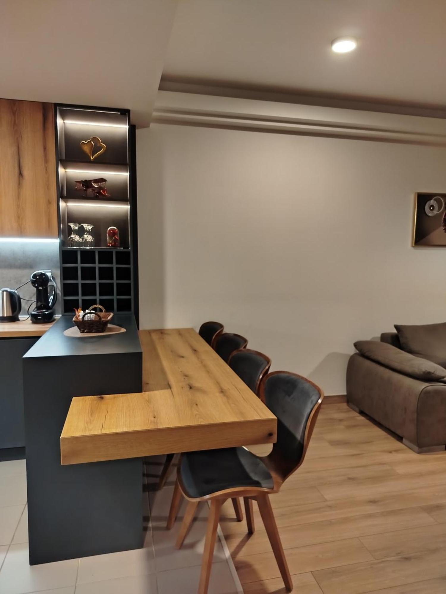 18Th & 16H Floor Secure Luxury Condos With Pool & Fitness Included In Price Skopje Esterno foto
