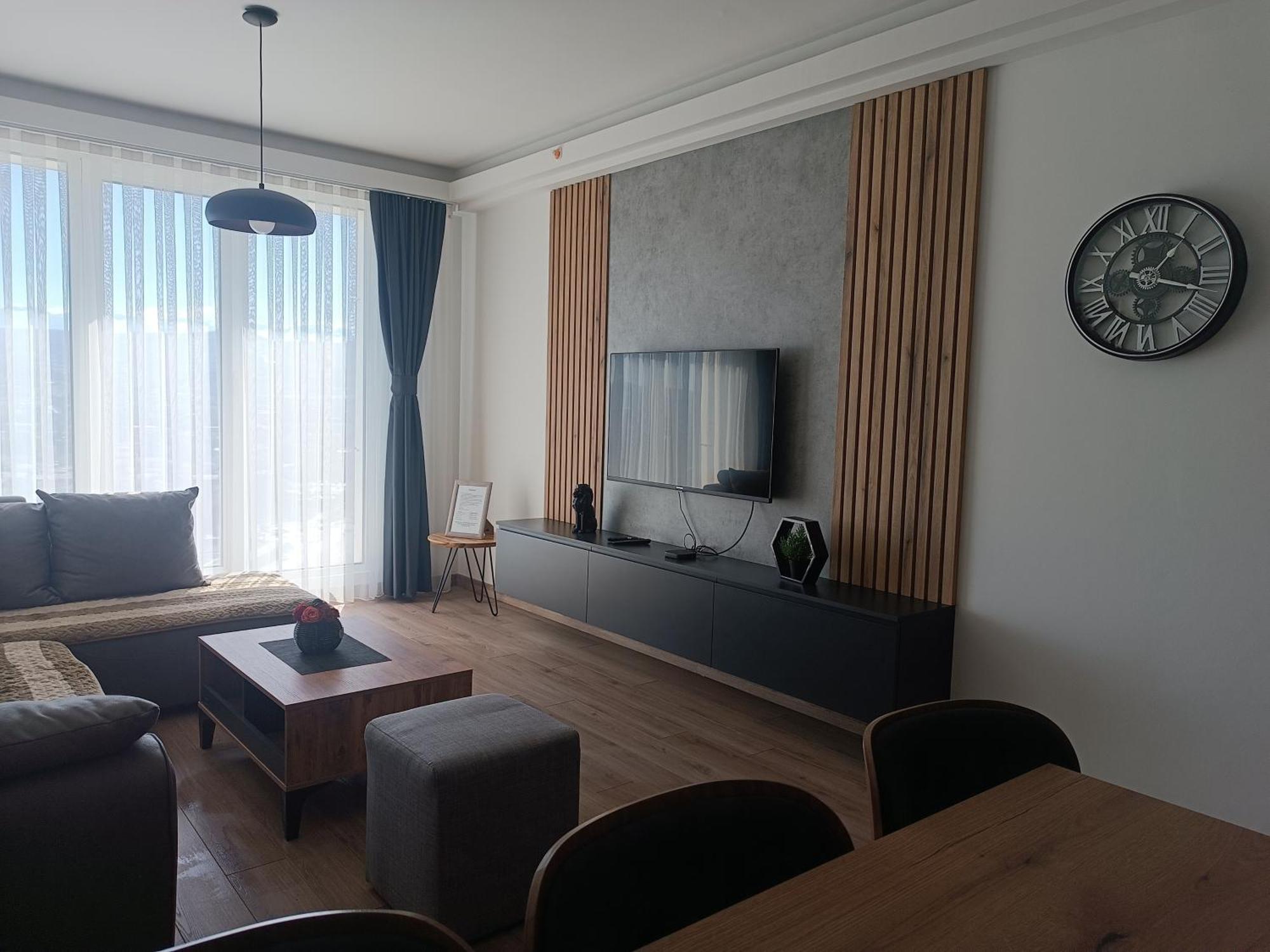 18Th & 16H Floor Secure Luxury Condos With Pool & Fitness Included In Price Skopje Esterno foto
